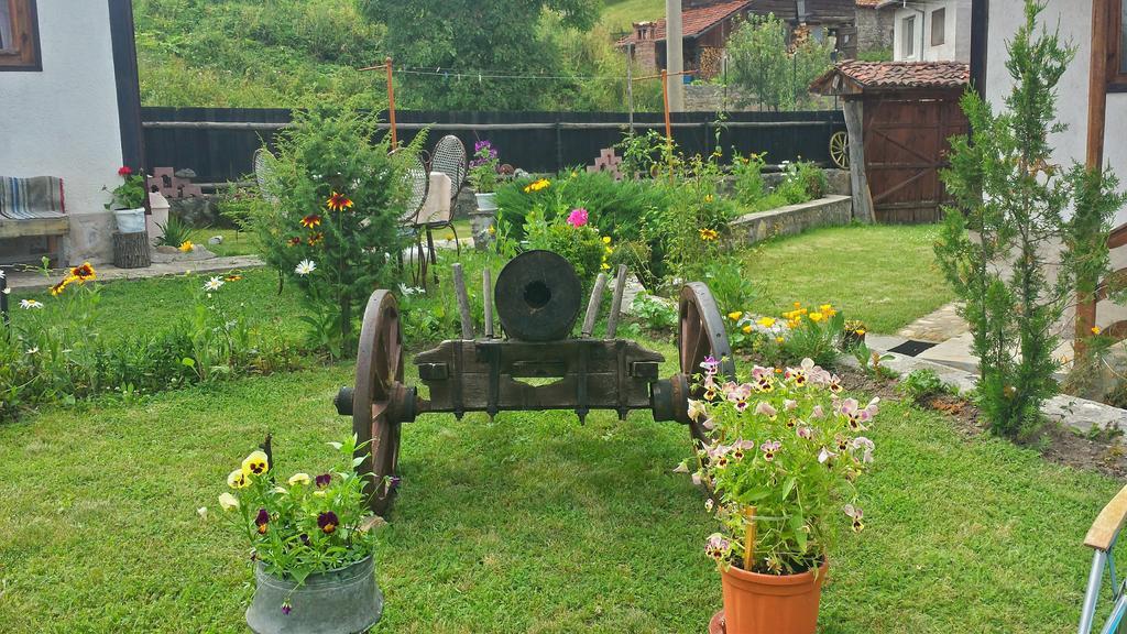 Mechta Guest House Koprivchtitsa Extérieur photo