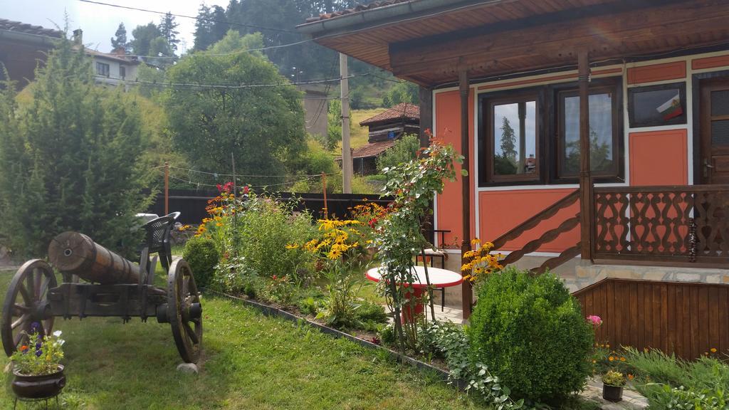 Mechta Guest House Koprivchtitsa Extérieur photo
